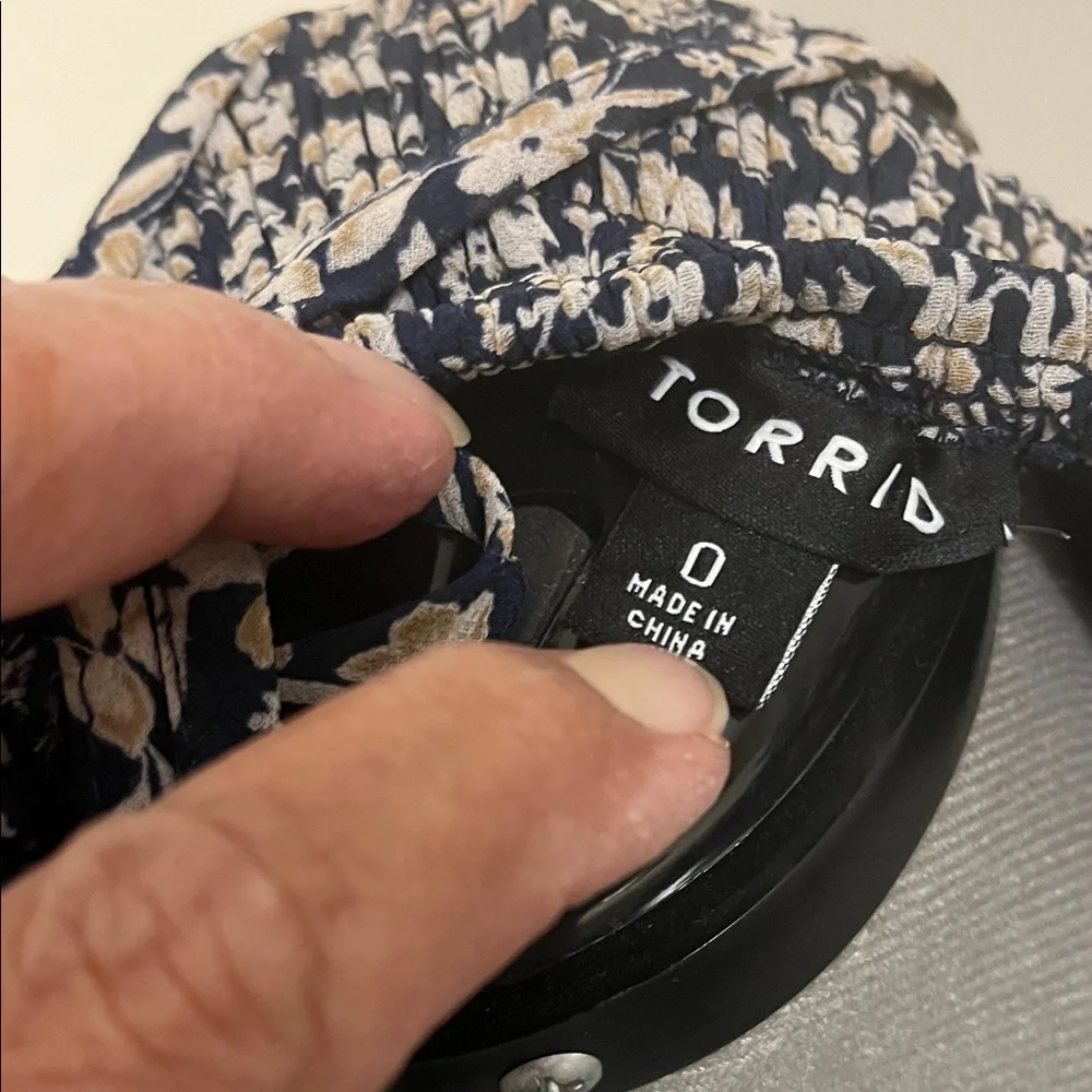 Torrid Navy and White Floral Blouse - Picture 2 of 4